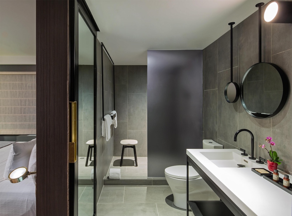 1 BEDROOM, DELUXE, SUITE, CORNER