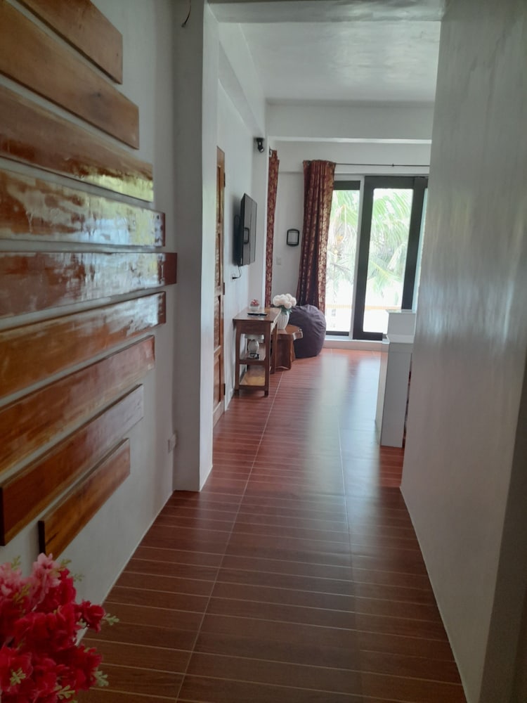 Marnin's Place Boracay 33/50