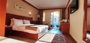 Swim Up, Romance, Queen Bed