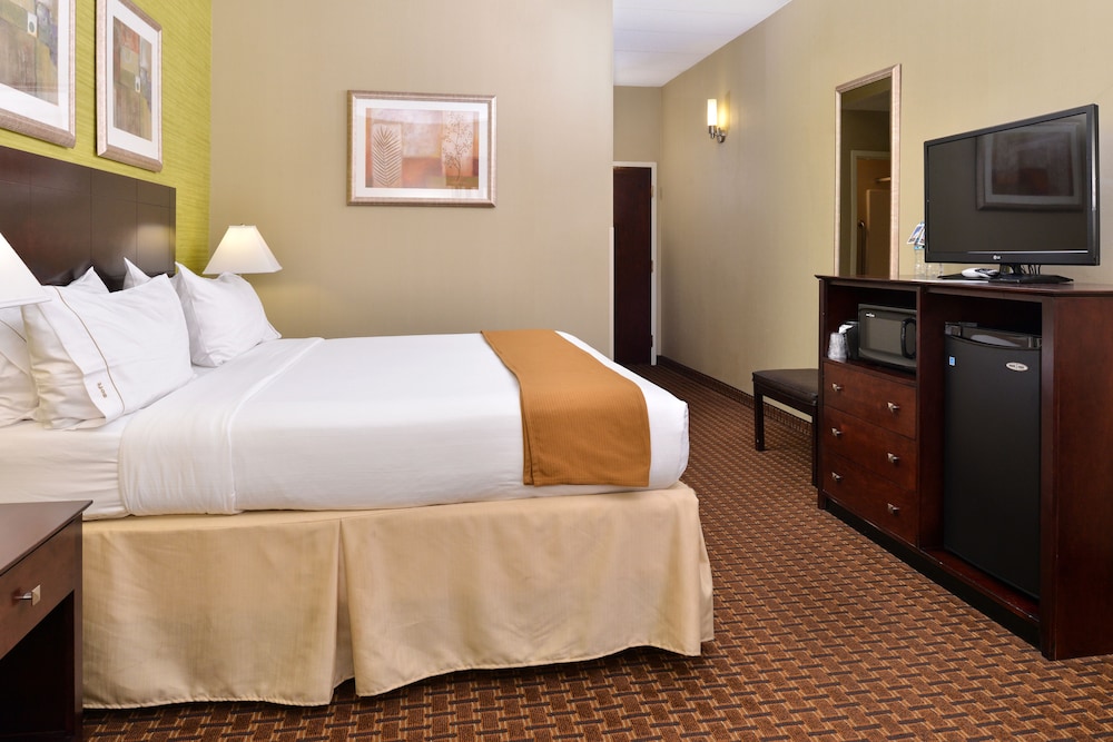 Holiday Inn Express And Suites Indianapolis W Airport Area 21/65