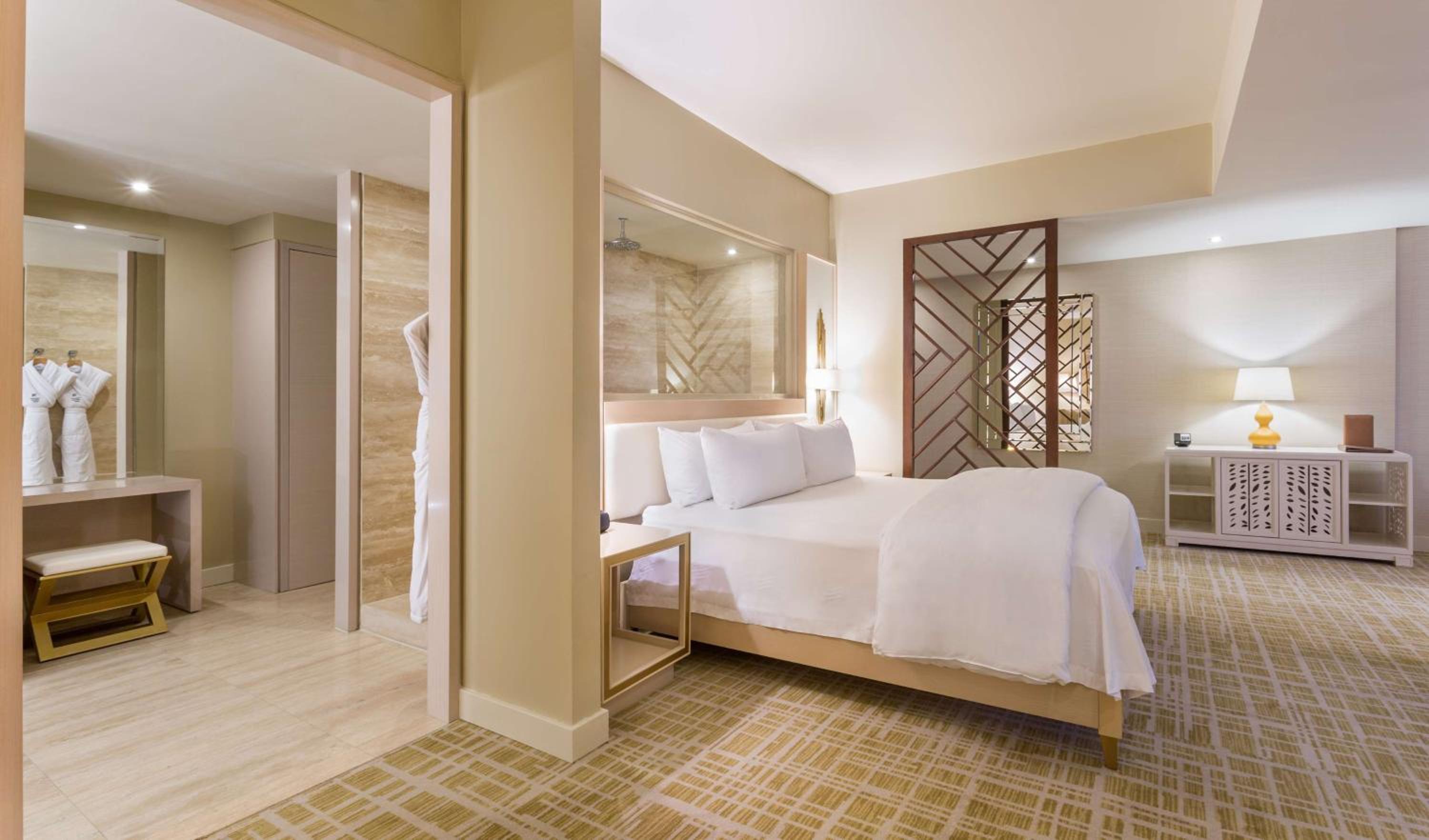 1 BEDROOM, CONDO, SUITE, KING BED, OCEAN VIEW