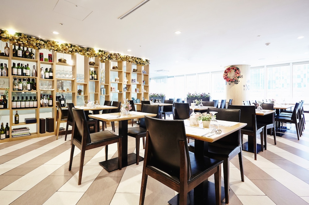 Days Hotel by Wyndham Seoul Myeongdong 45/56