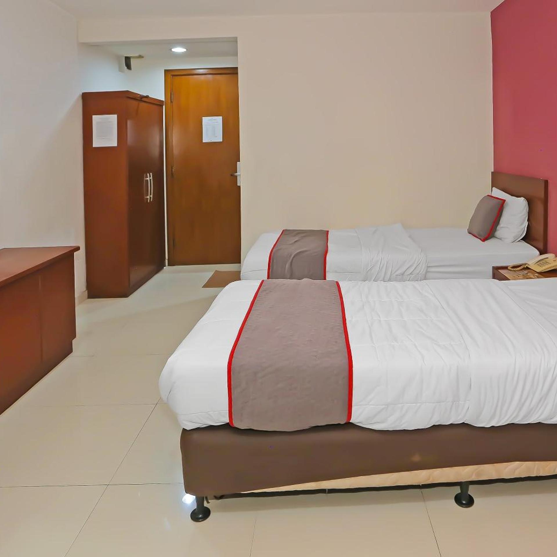 Townhouse OAK Hotel Fiducia Pasar Minggu 24/38