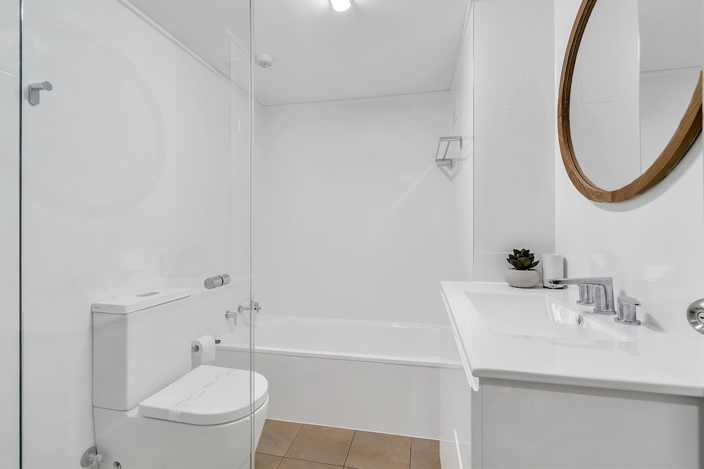 Tradewinds Apartments 50/50