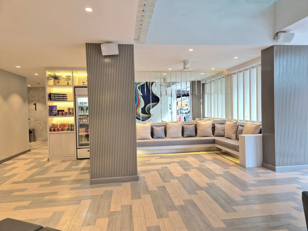 The Bloc Hotel 14/65