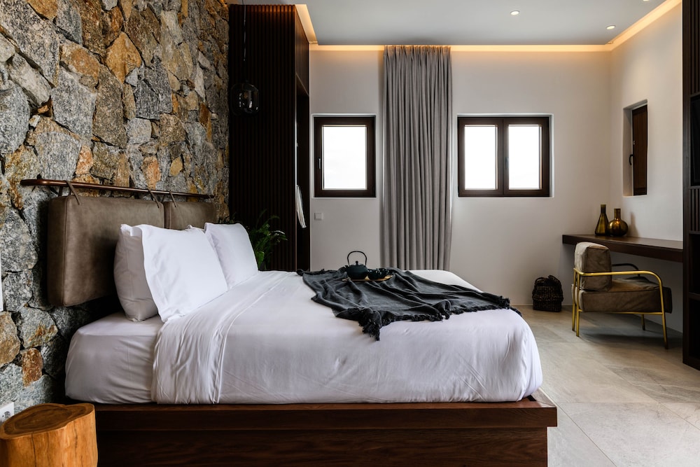 Superior, Suite, King Bed, Sea View, Plunge Pool, Balcony