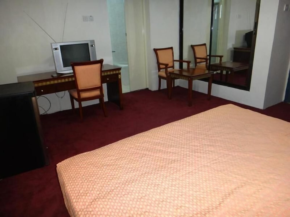 Ed Scob Suites 24/25