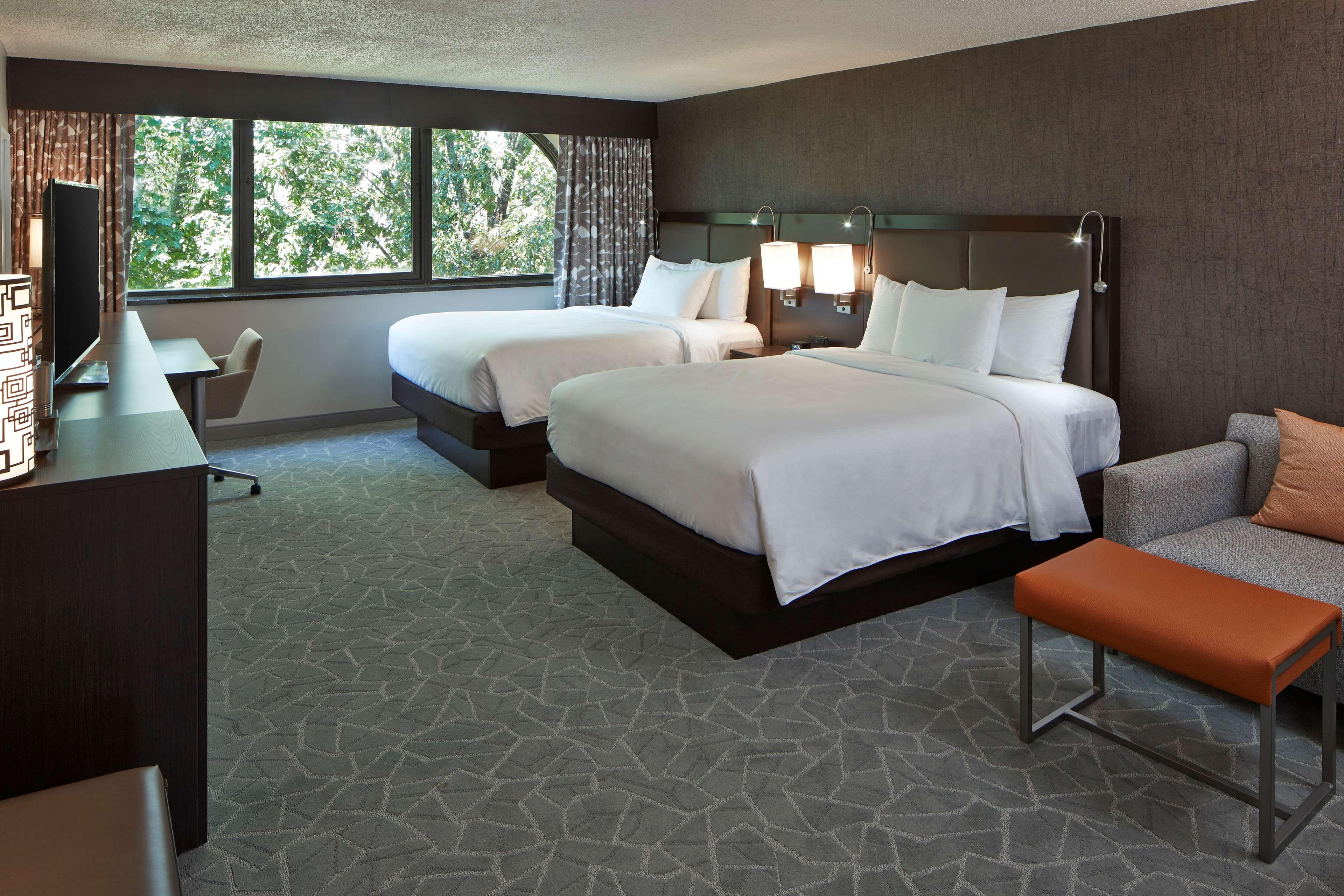 Room, Queen Bed, Accessible
