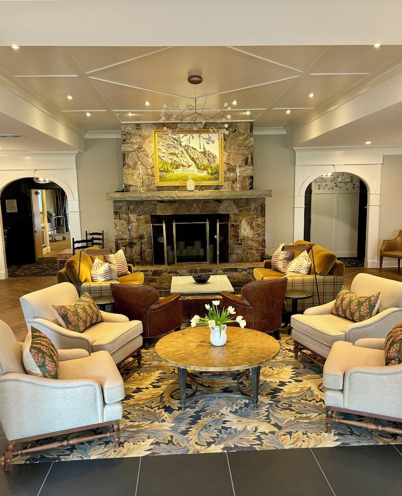 The White Mountain Hotel And Resort 26/49