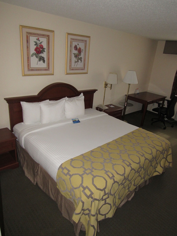Baymont By Wyndham Freeport 8/22
