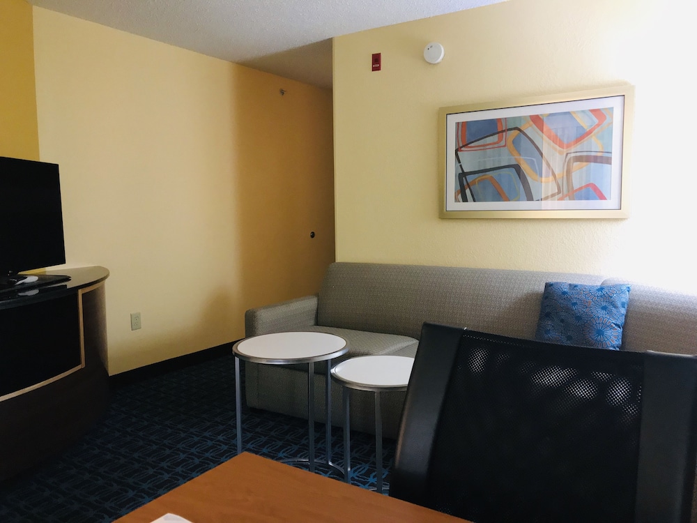 Fairfield Inn Suites Denver Tech Center South 28/33