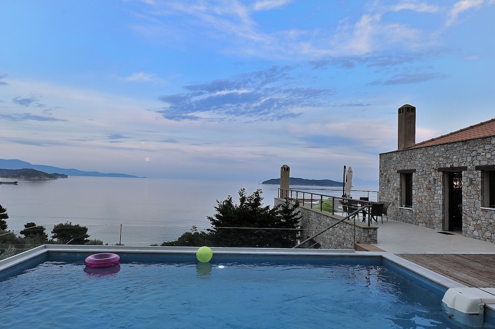 Golden King Villas Skiathos 48/60