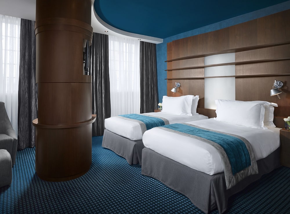 Radisson Blu Hotel, Leeds 10/66