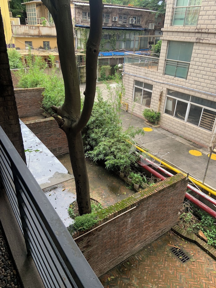 Guangzhou Baiming Fangyuan Apartment 42/47