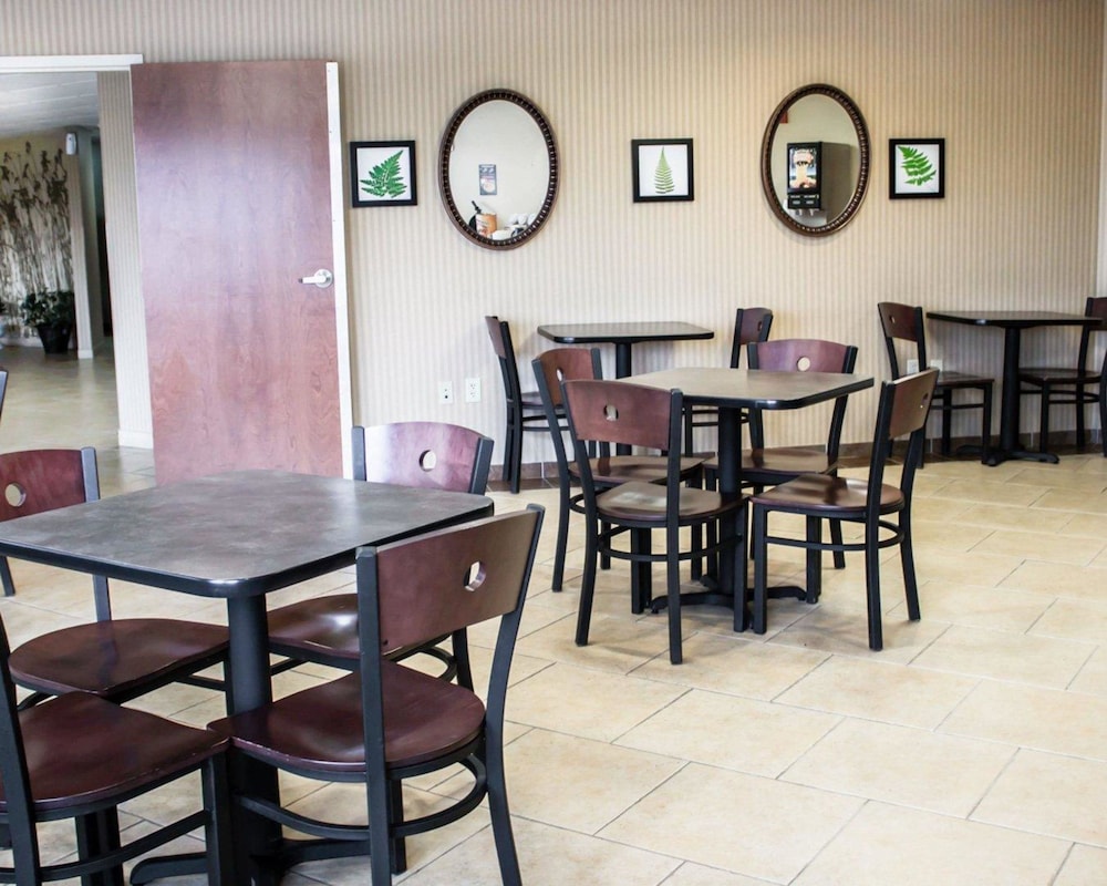 Quality Inn & Suites Chambersburg Northeast 37/47