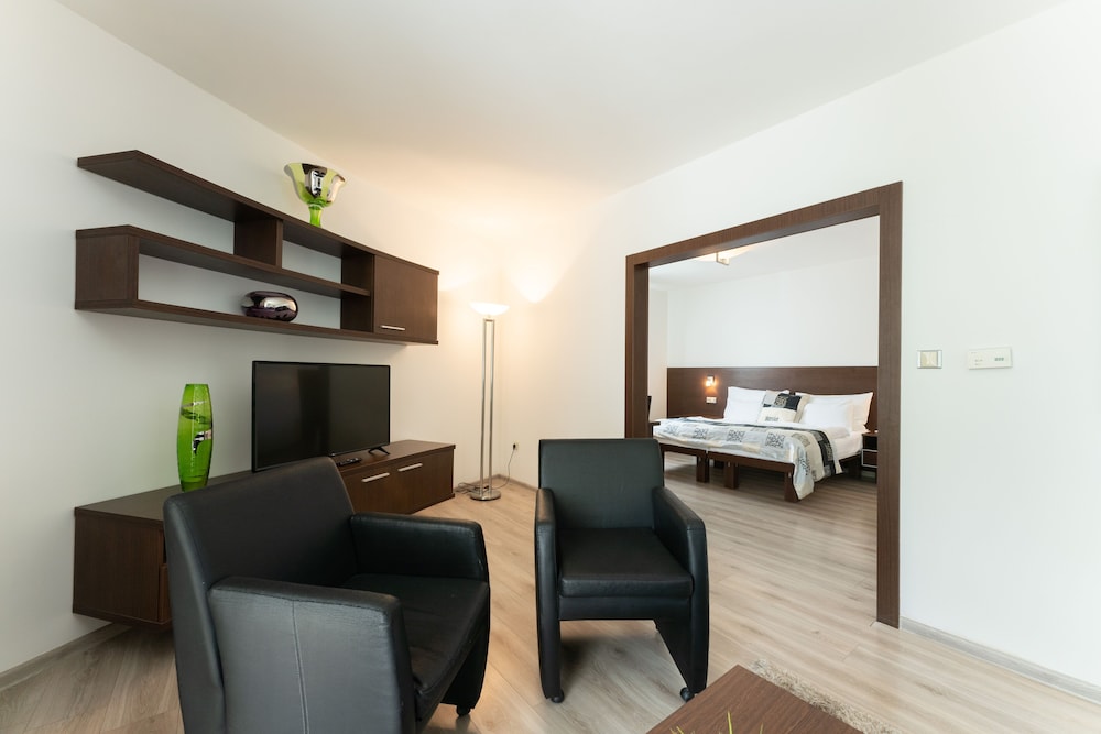 Antares Hotel 42/54