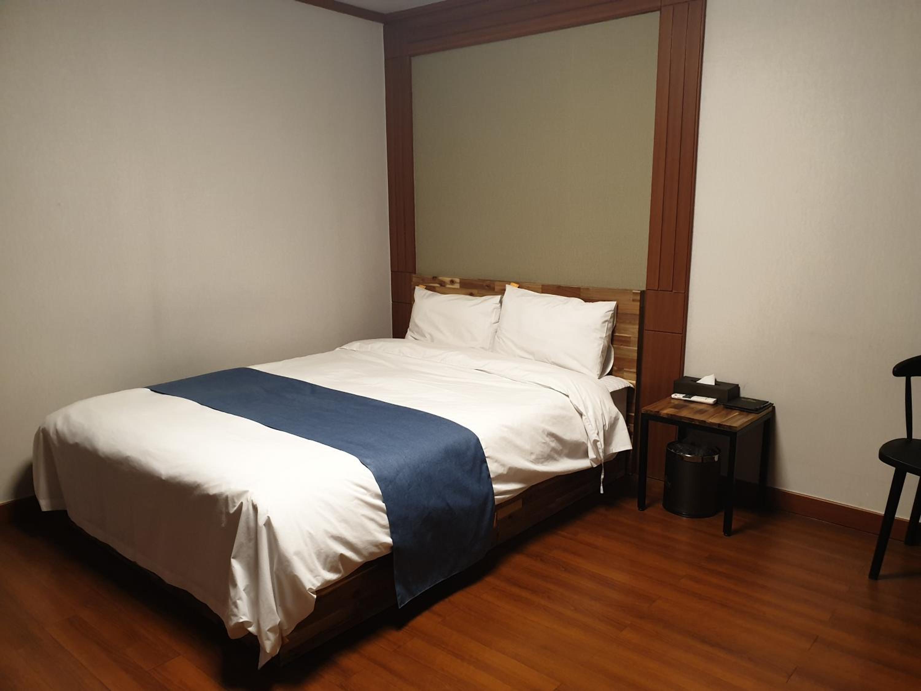 Deluxe, Double Bed