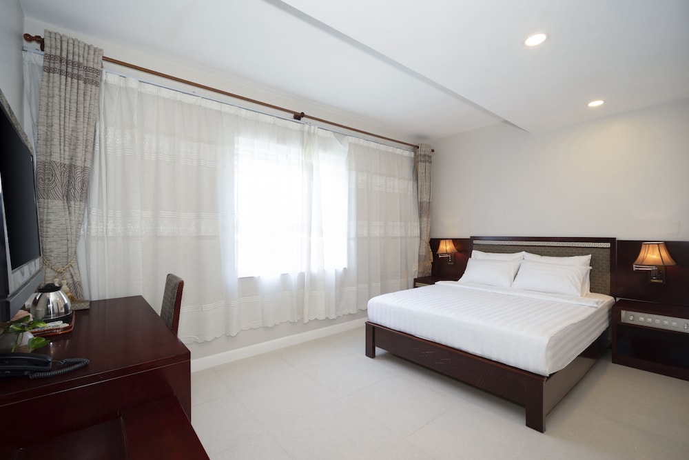 PREMIUM, DELUXE, DOUBLE BED, CITY VIEW