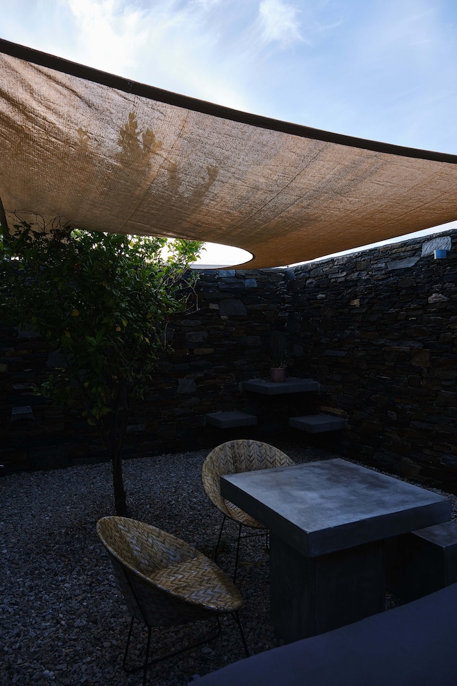 Hidden Retreats Kythera 40/50