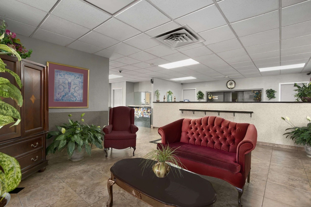 Howard Johnson By Wyndham Winter Haven Fl 15/22