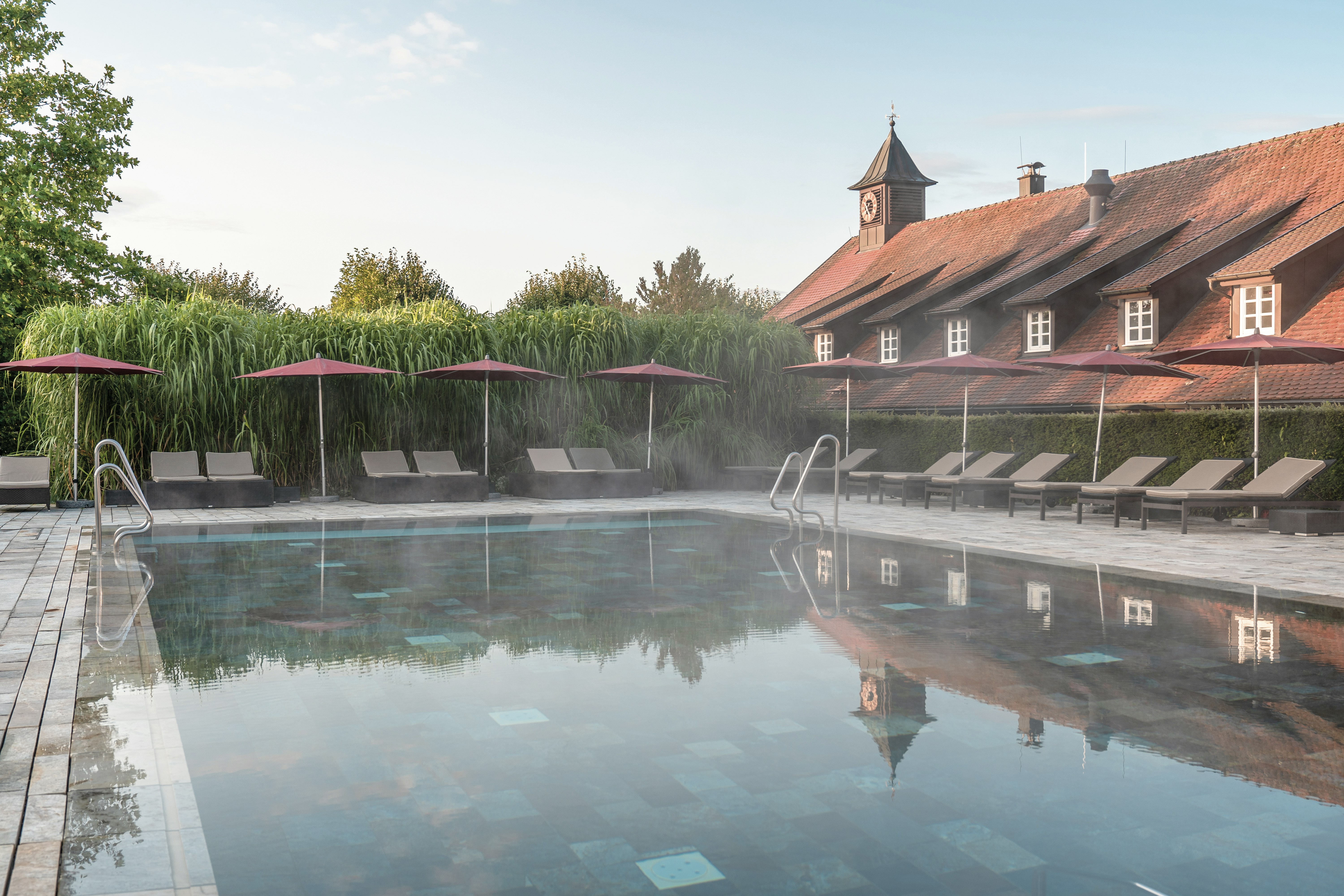 WALD AND SCHLOSSHOTEL FRIEDRICHSRUHE 63/67