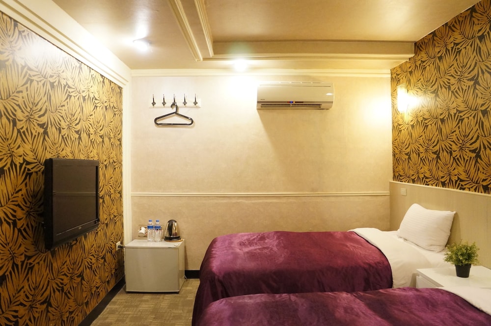 XIMEN HOTEL 52/70
