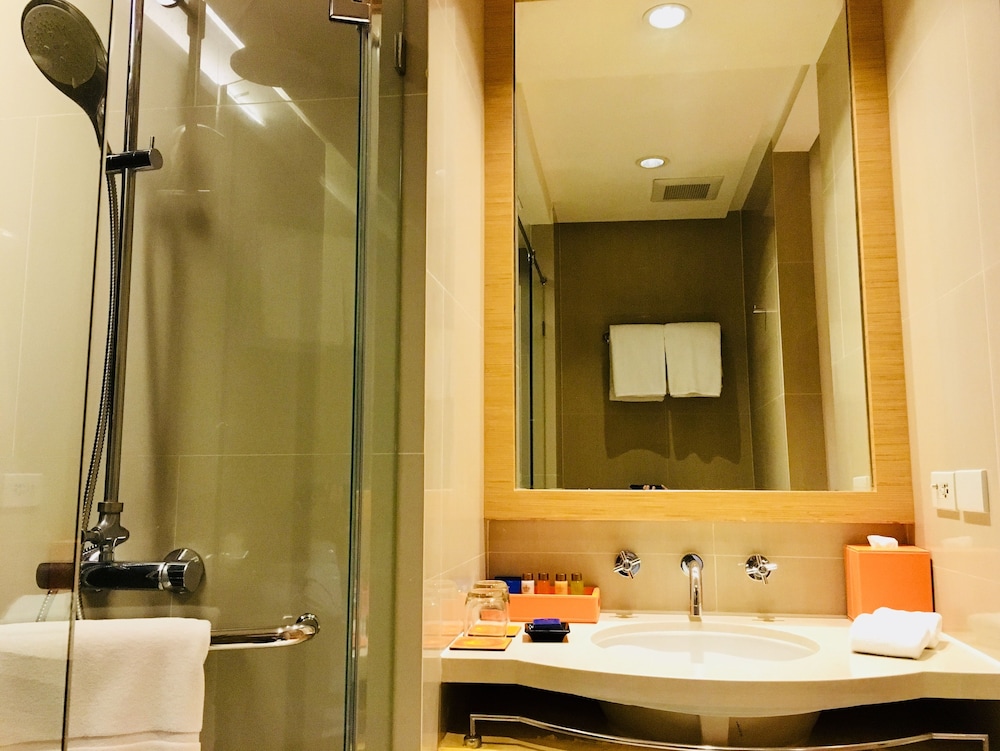 The Duchess Hotel (SHA Plus) 28/32