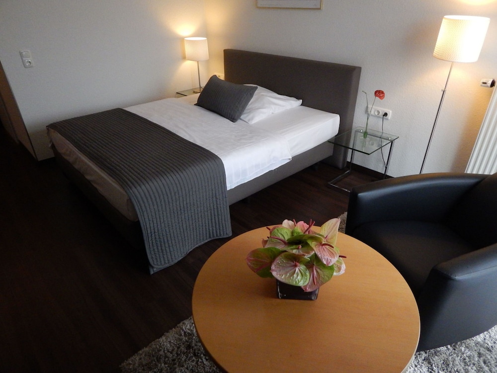 Hotel Schweizer Hof Kassel 36/45