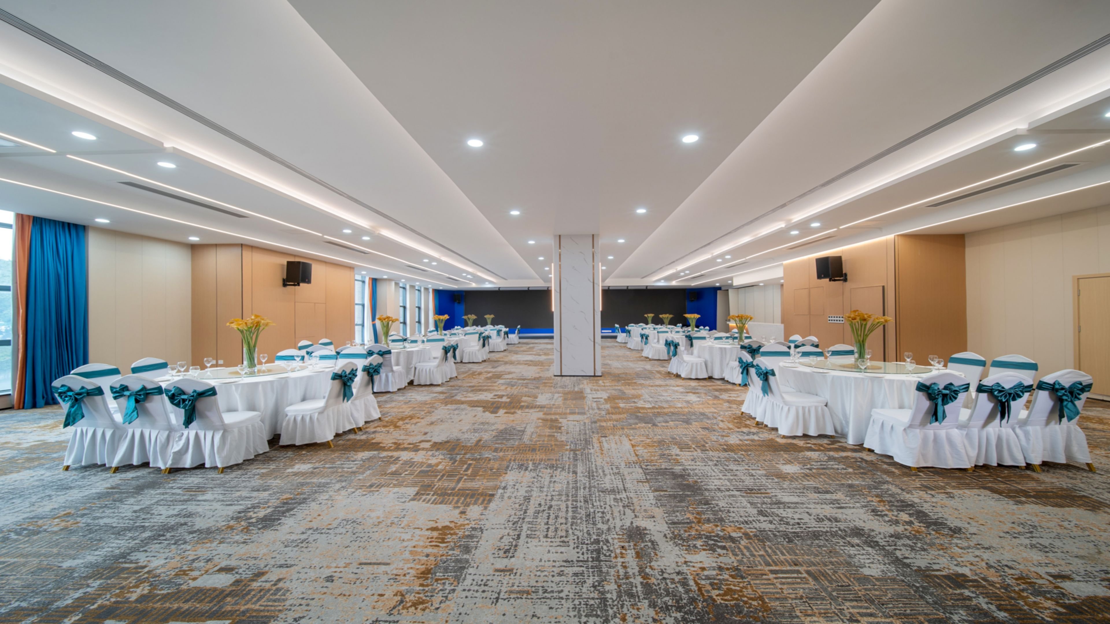 Holiday Inn Express Chongqing University Town 15/55