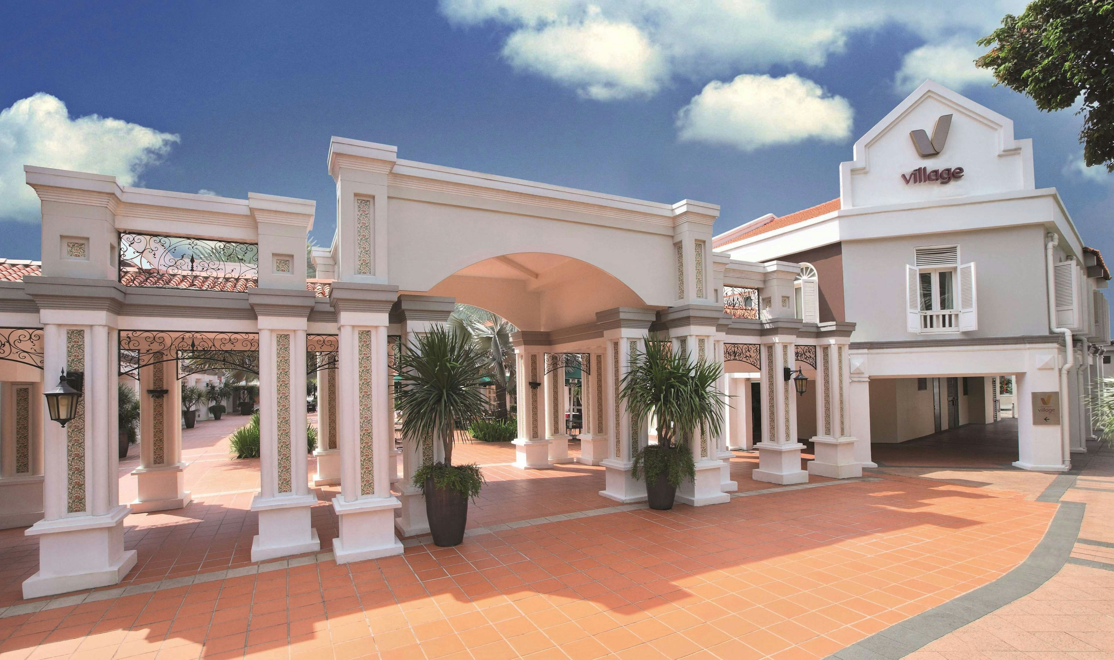 Village Hotel Albert Court 28/33