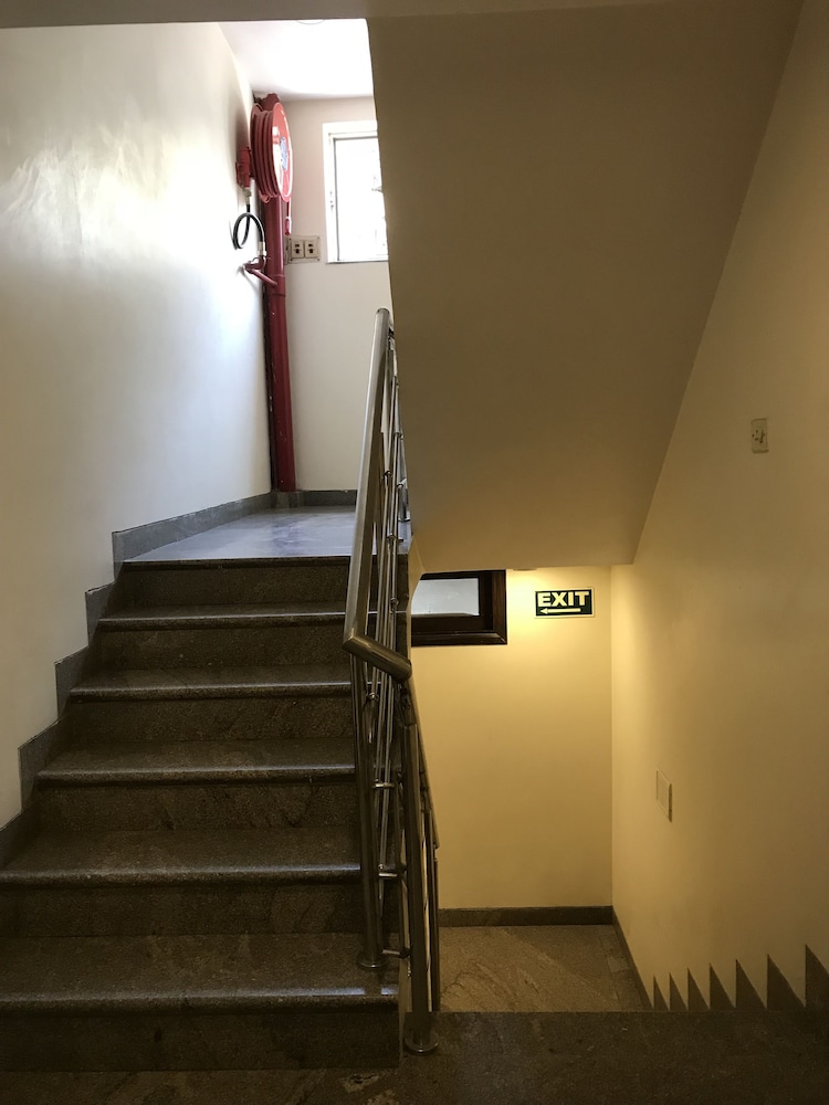Hotel Avtar At New Delhi Railway Station 24/50