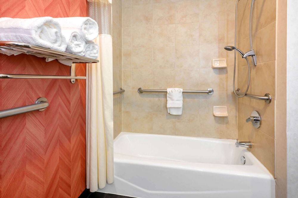 La Quinta Inn And Suites By Wyndham Longview North 13/46