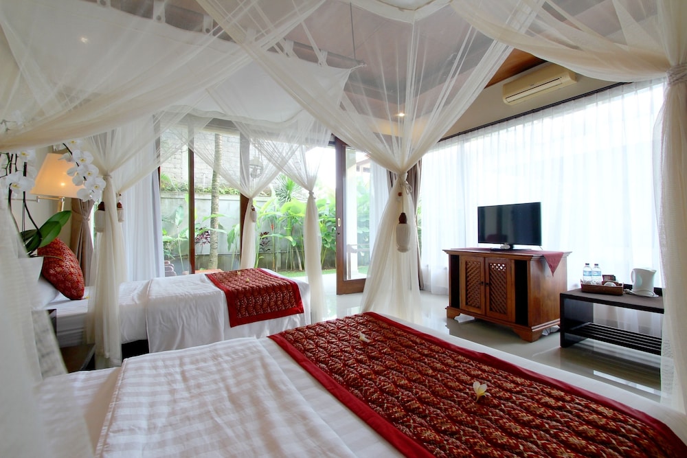 Putri Ayu Cottages 24/63