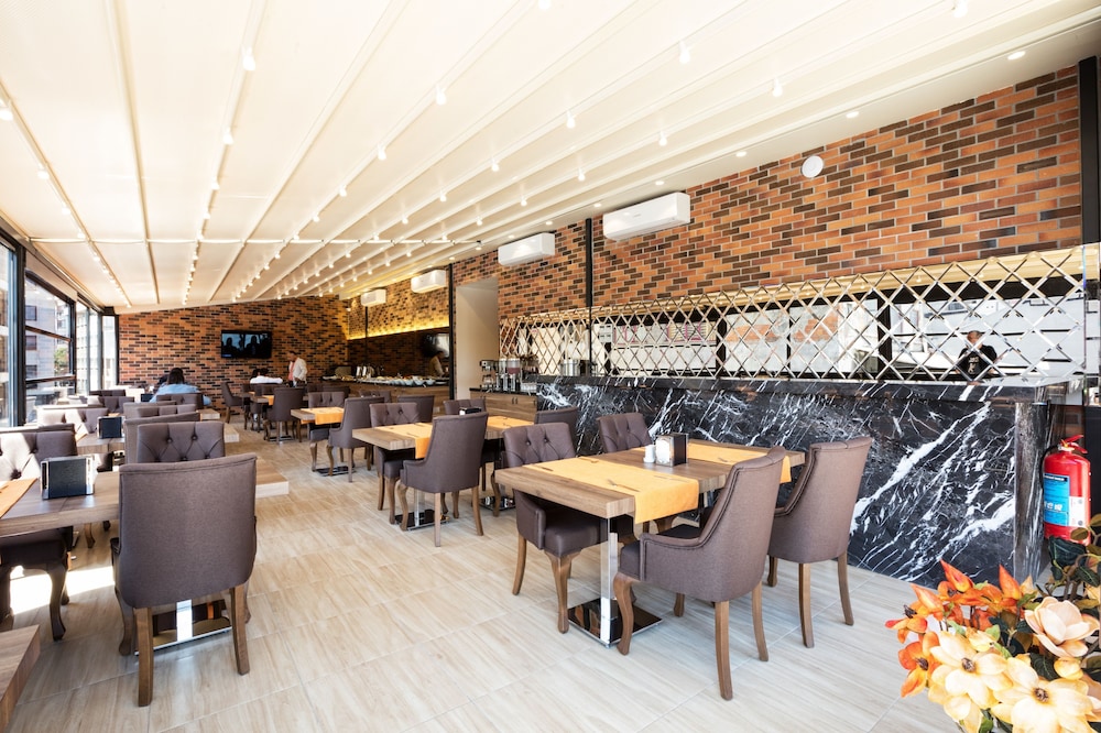 Mari Suites Hotel 61/63