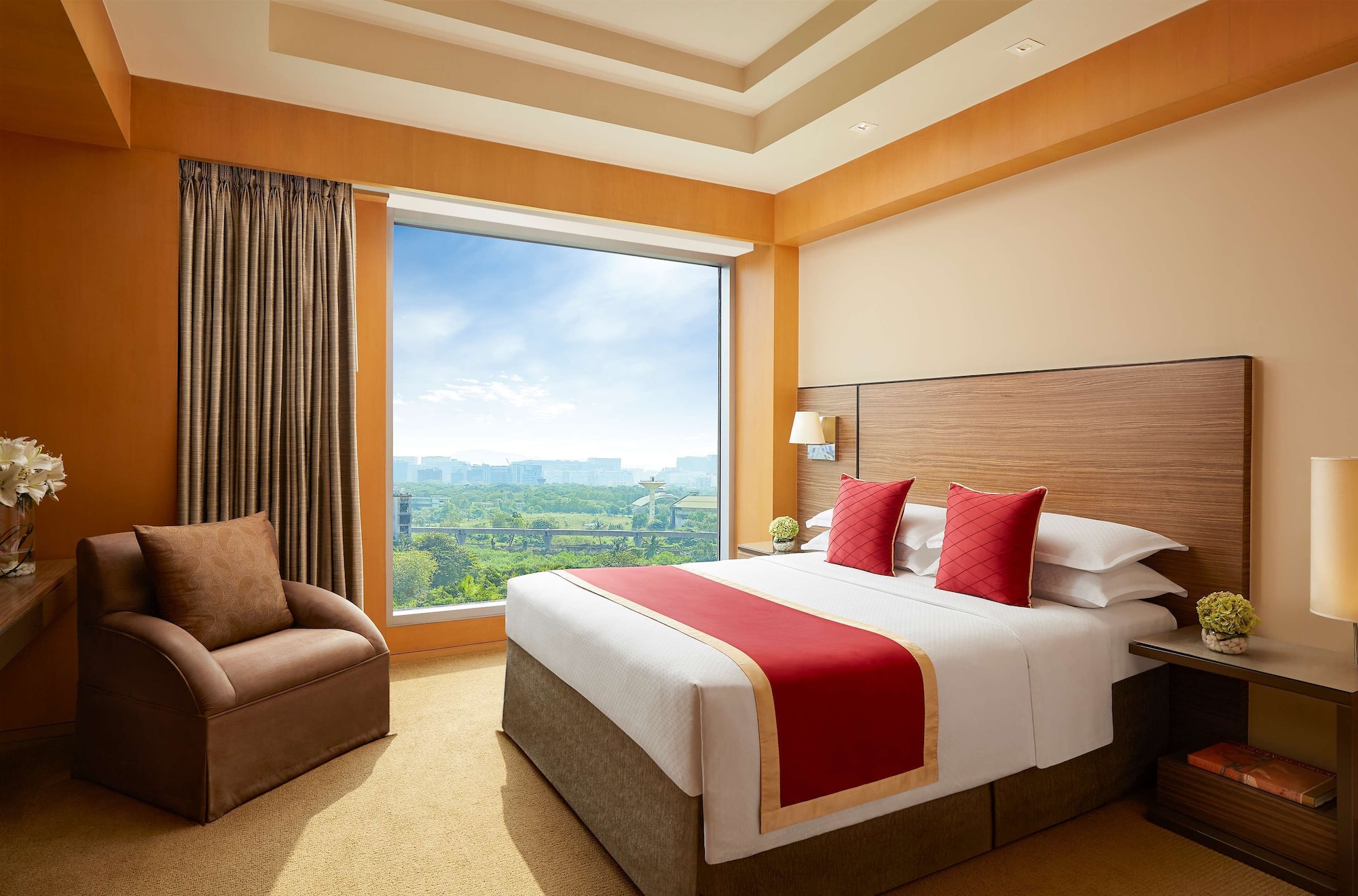 GRAND EXECUTIVE SUITE