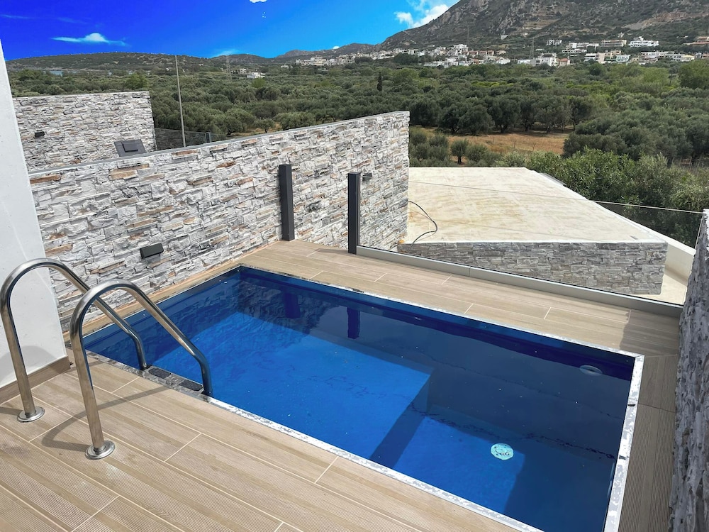 Aelia Suites 38/63