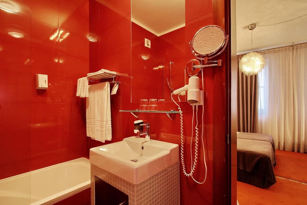 Hotel Mestre de Avis 48/50