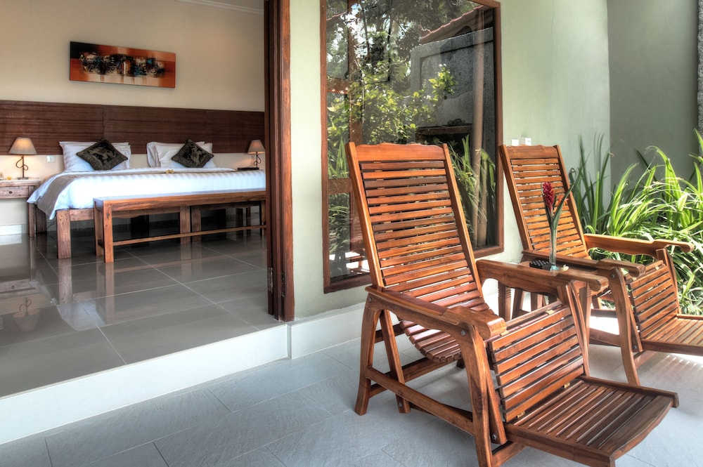Sea Breeze Candidasa 52/68