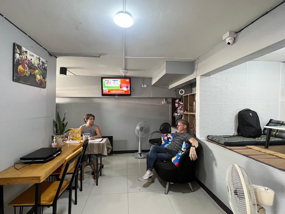 Lux Rooms Night Bazaar 21/33