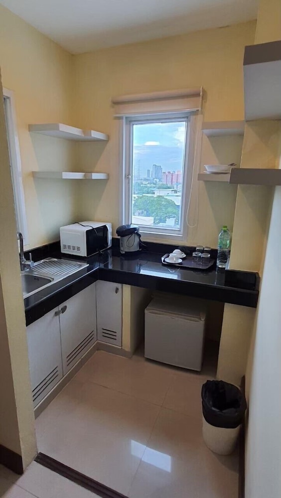 Sunday Platinum Suites 41/50