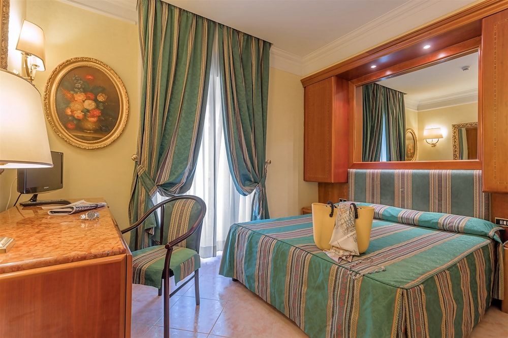 Raeli Hotel Luce 8/21