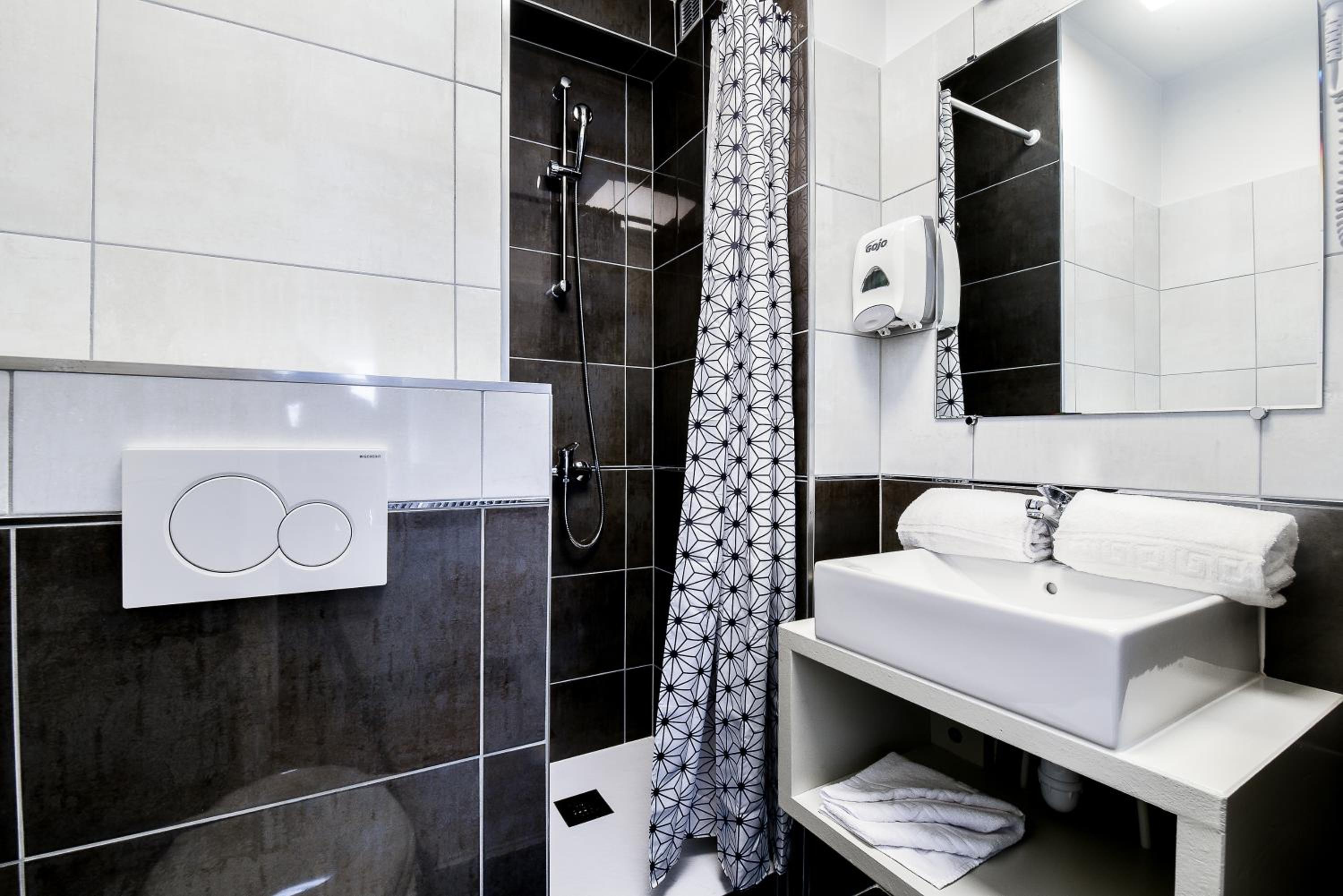 Hôtel Le Rupella 45/50