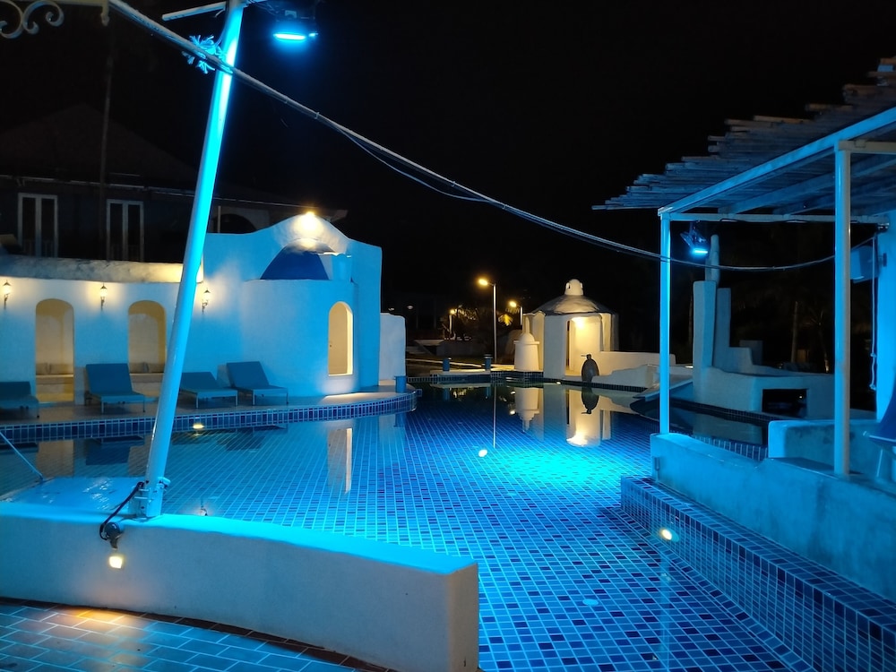 swimming pool spa