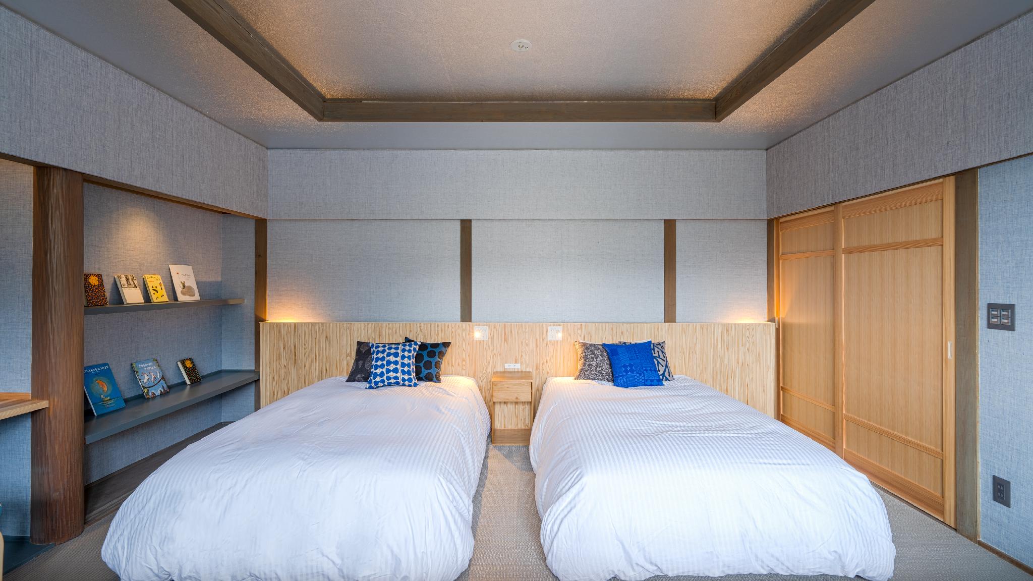 Room, Twin Beds, Riverside
