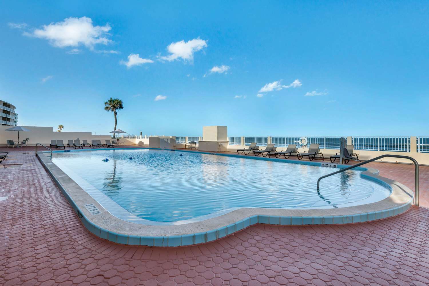 Quality Inn Daytona Beach Oceanfront 30/30