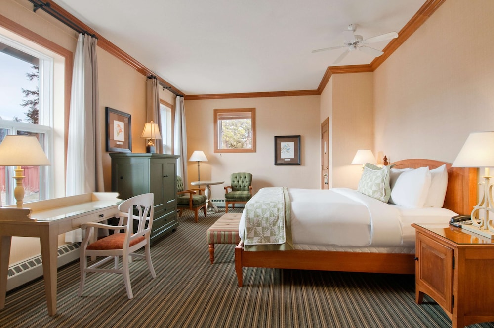 Fairmont Jasper Park Lodge 13/79