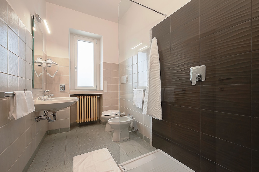 Hotel Delle Rose 45/45