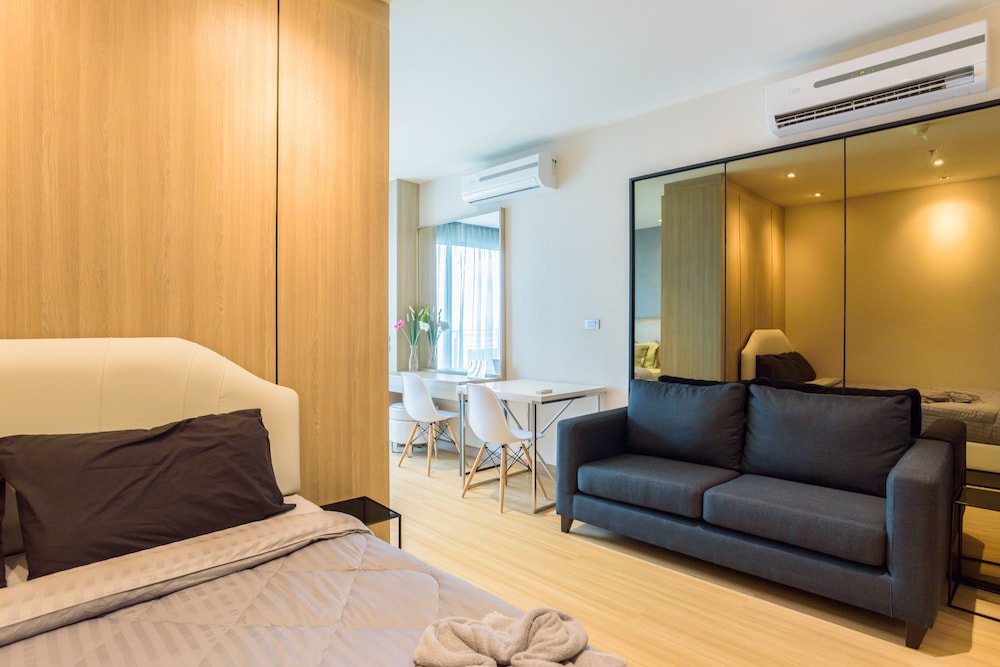 Sky Walk Residences (Ex. Bangkok Sky Walk) 45/73