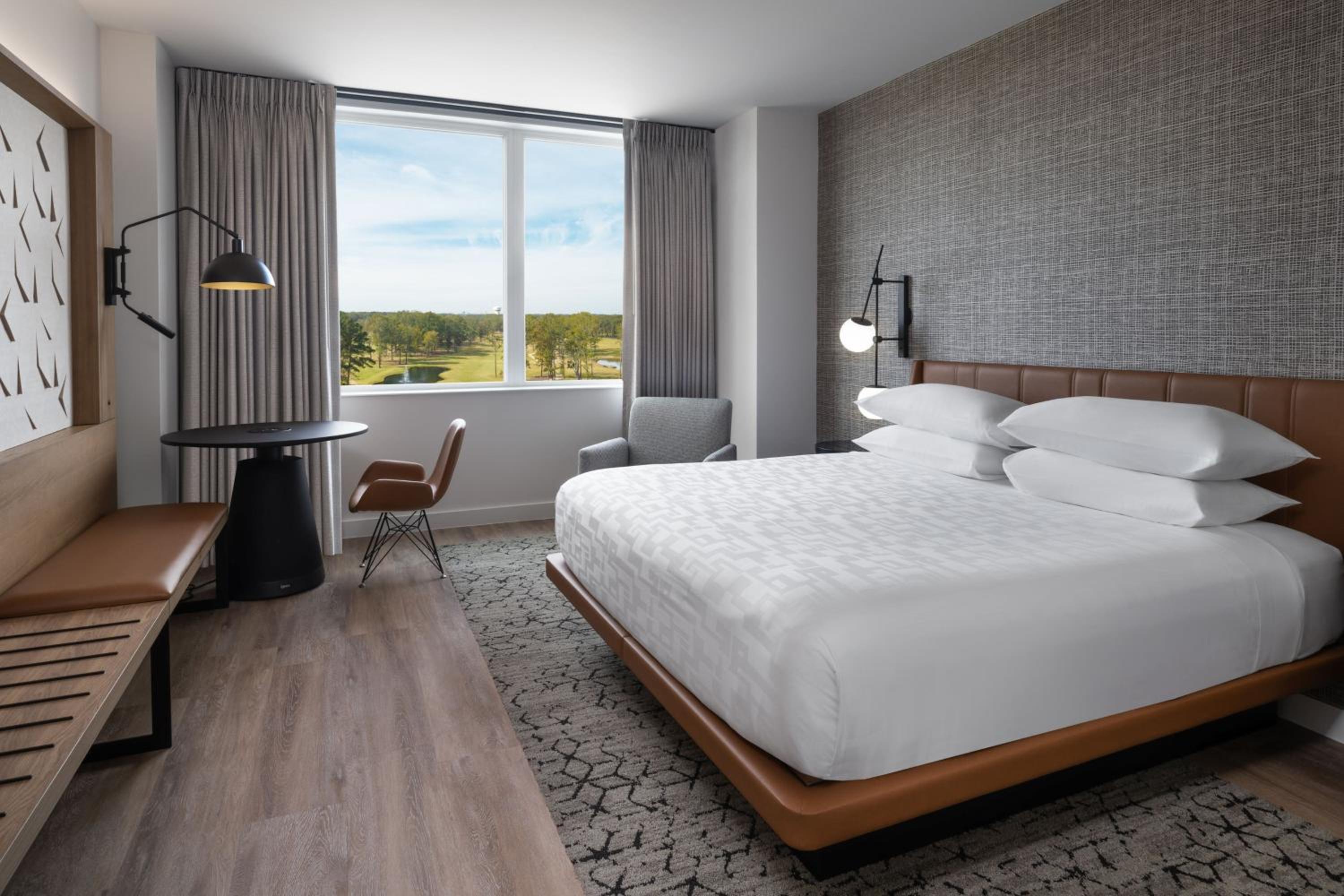 Guest Room, Traditional, King Bed, Golf Course View