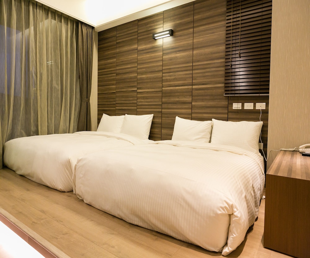 JOY INN 15/47